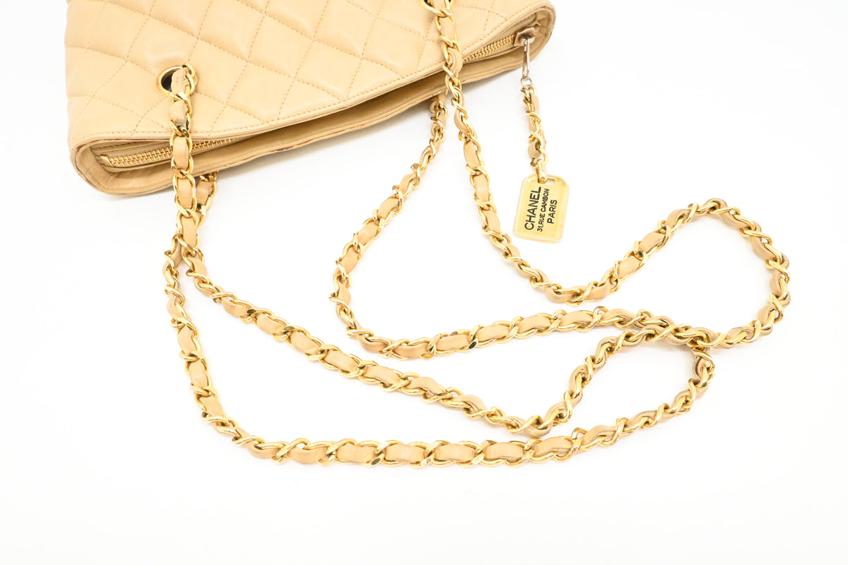 Chanel Chain Shoulder Bag in Cream Leather