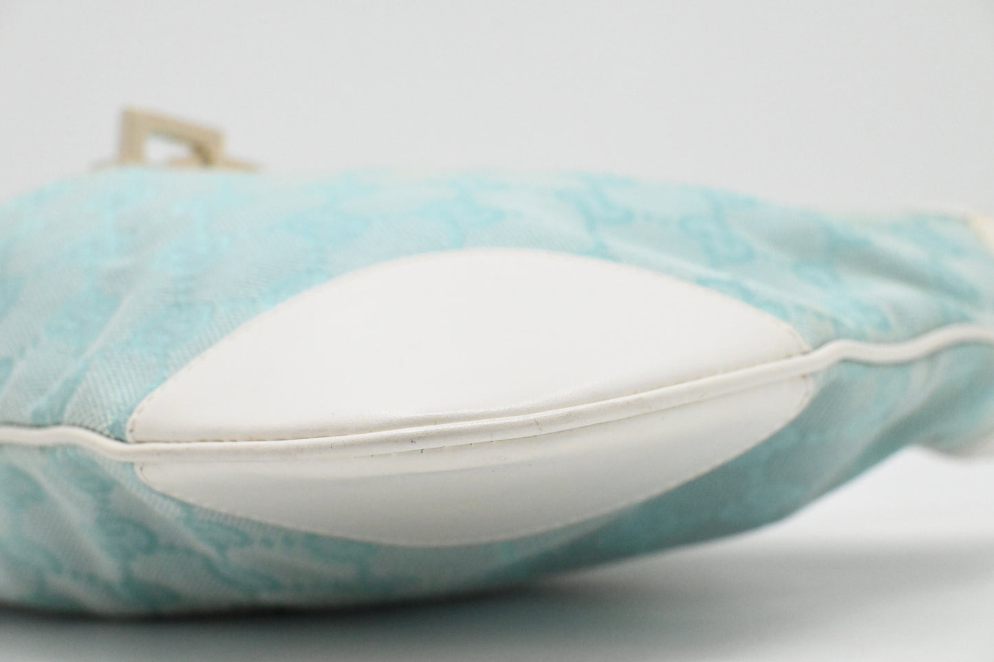 Gucci Jackie Shoulder Bag in Blue GG Canvas and White Leather