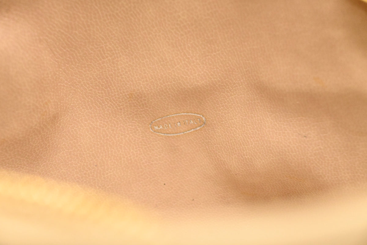 Chanel Chain Shoulder Bag in Cream Leather