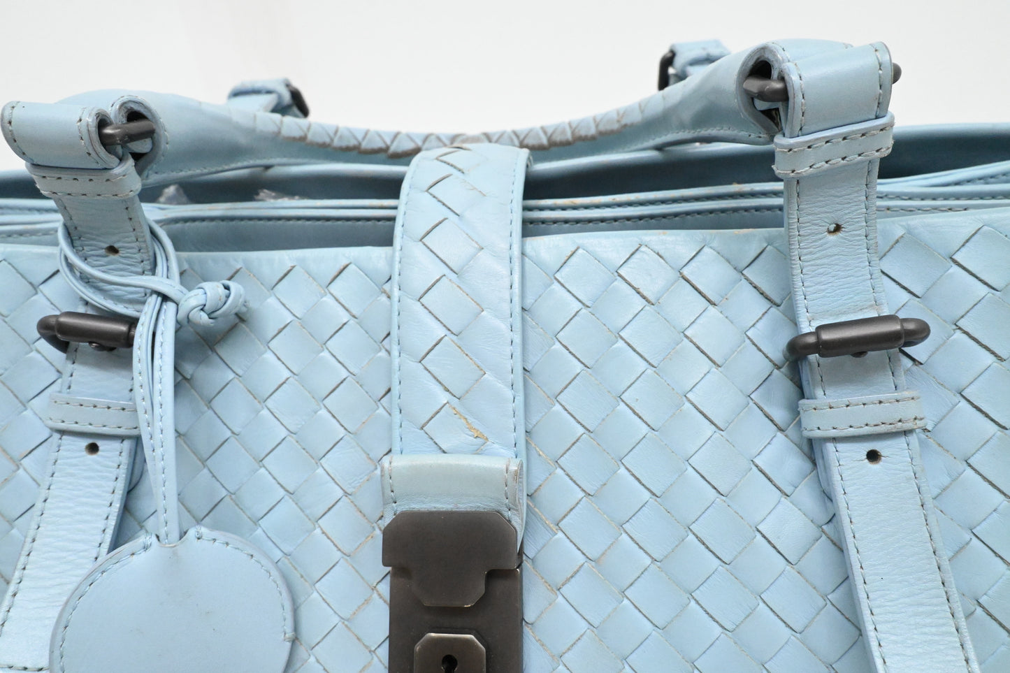 Bottega Veneta Tote in Blue Intrecciato Leather
