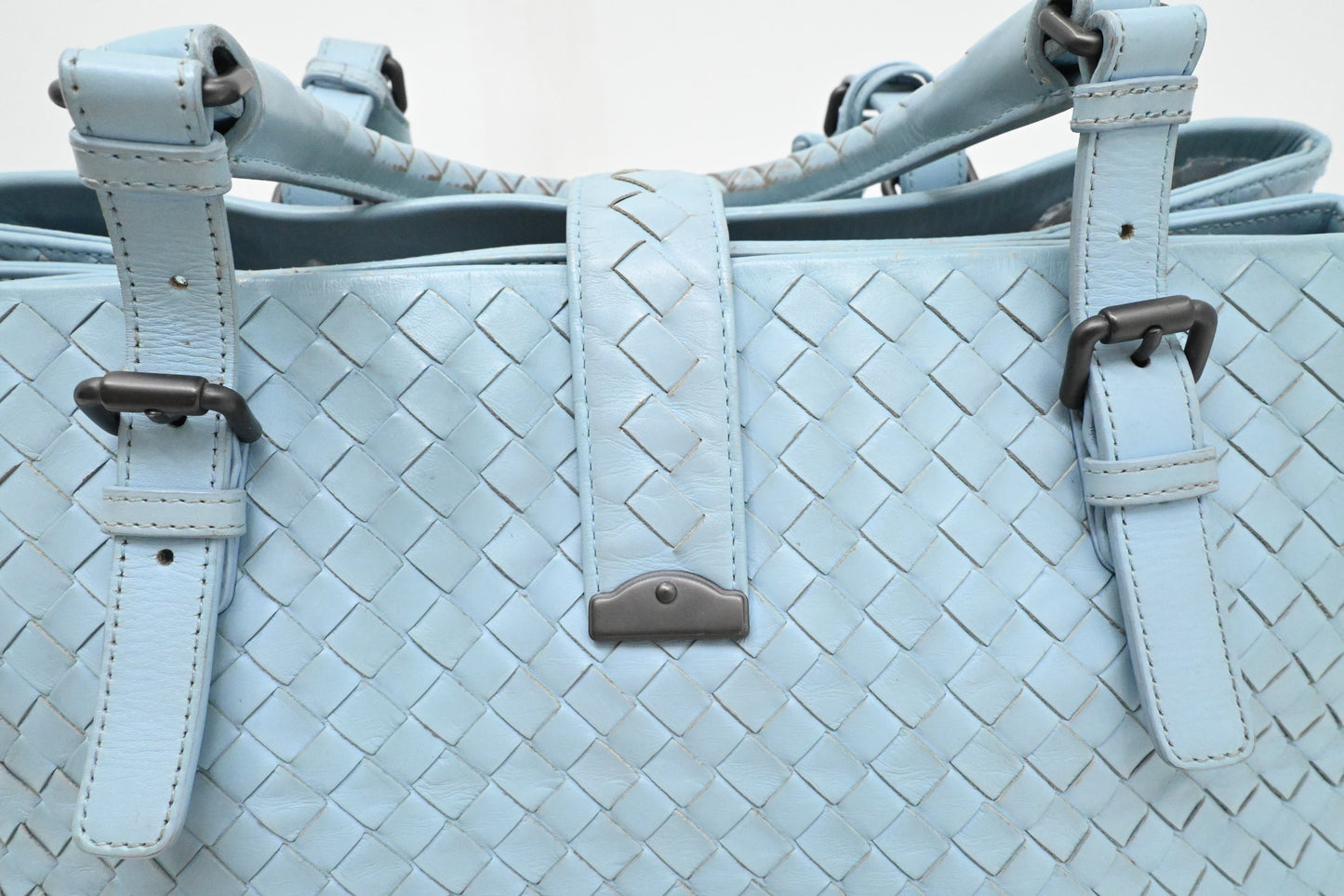 Bottega Veneta Tote in Blue Intrecciato Leather