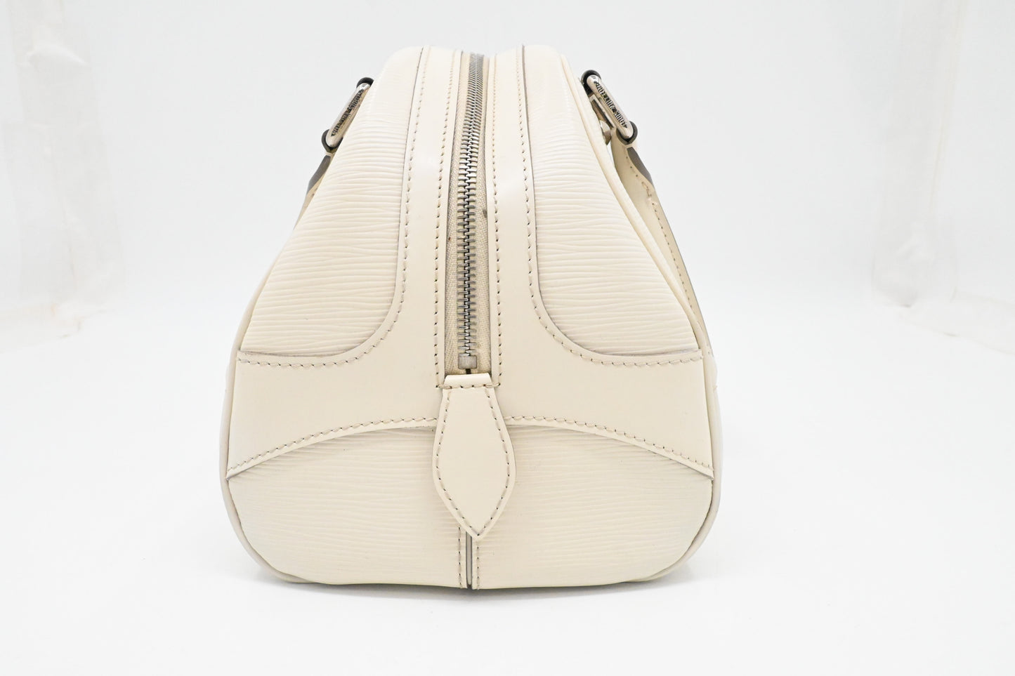 Louis Vuitton Montaigne PM in White Epi Leather