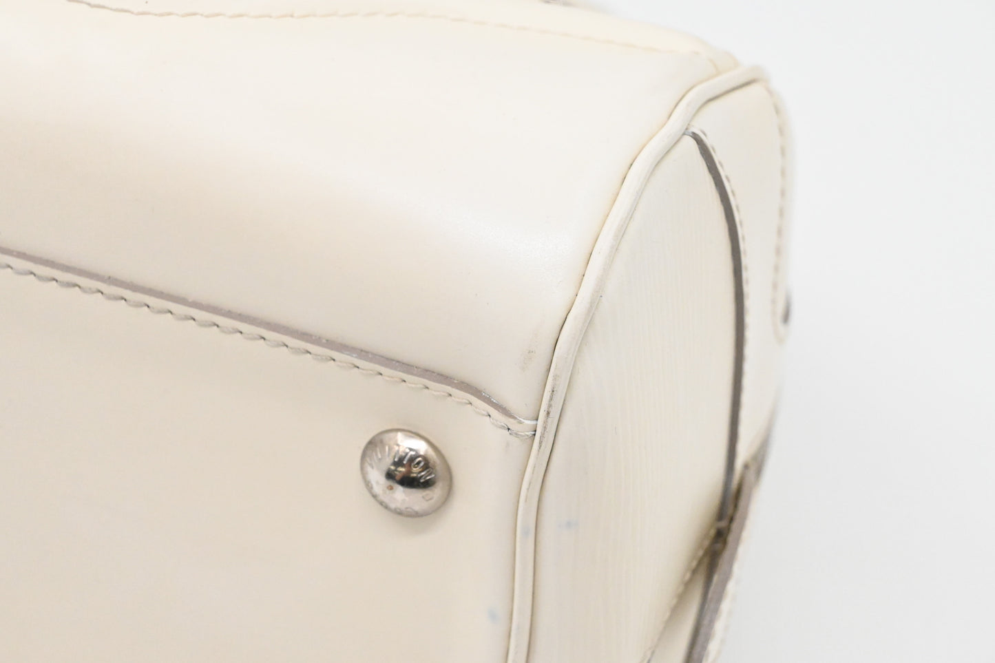 Louis Vuitton Montaigne PM in White Epi Leather