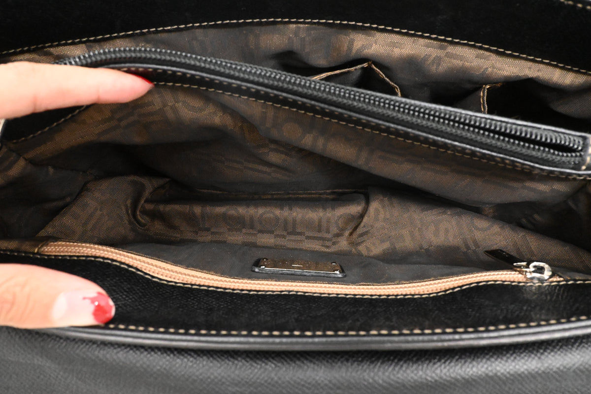 Ferragamo Shoulder Bag in Black Leather