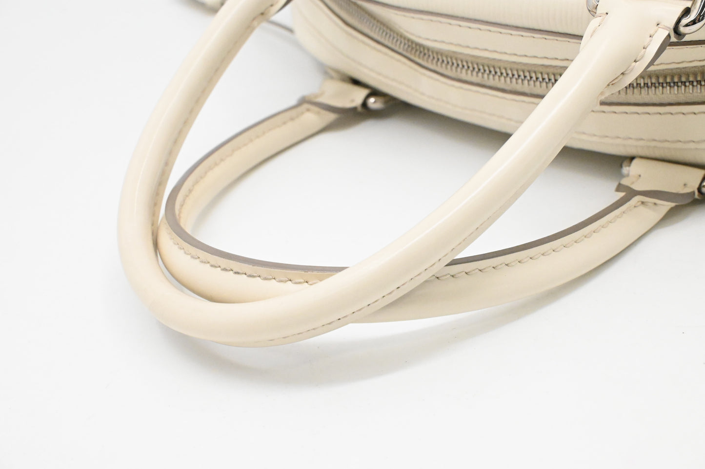 Louis Vuitton Montaigne PM in White Epi Leather