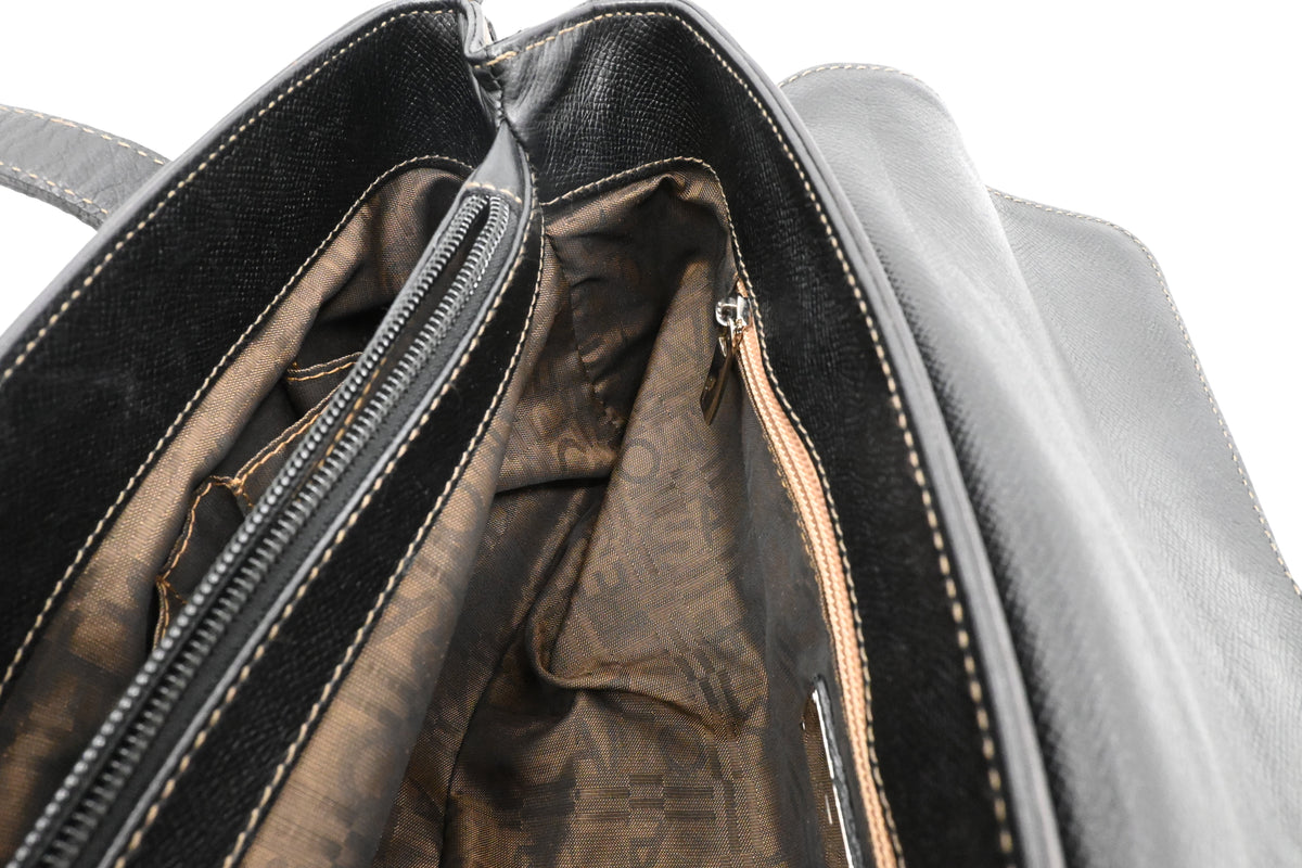 Ferragamo Shoulder Bag in Black Leather