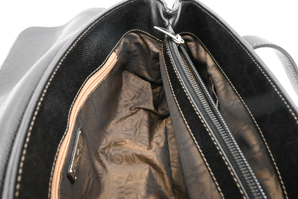 Ferragamo Shoulder Bag in Black Leather