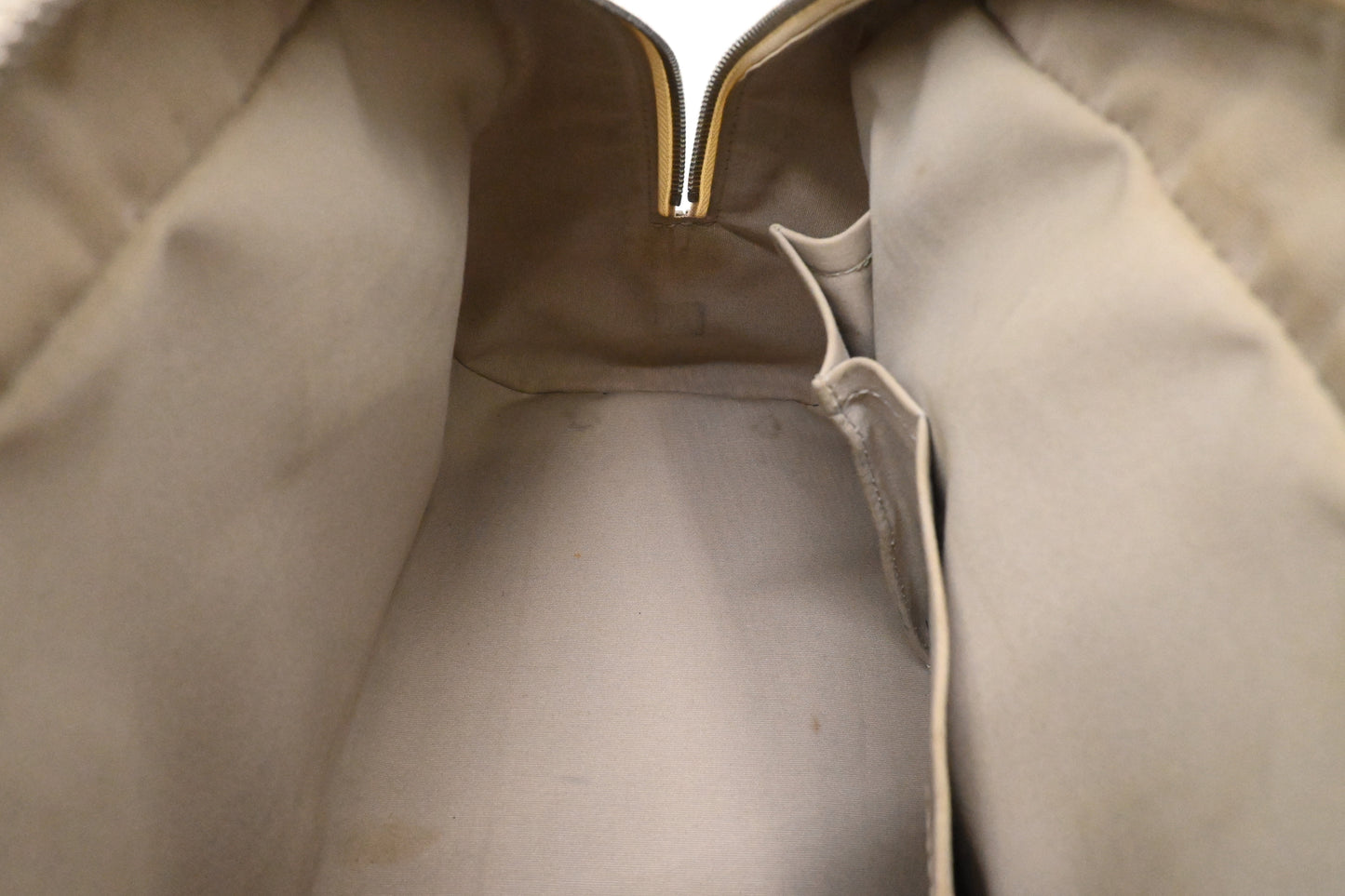 Louis Vuitton Montaigne PM in White Epi Leather