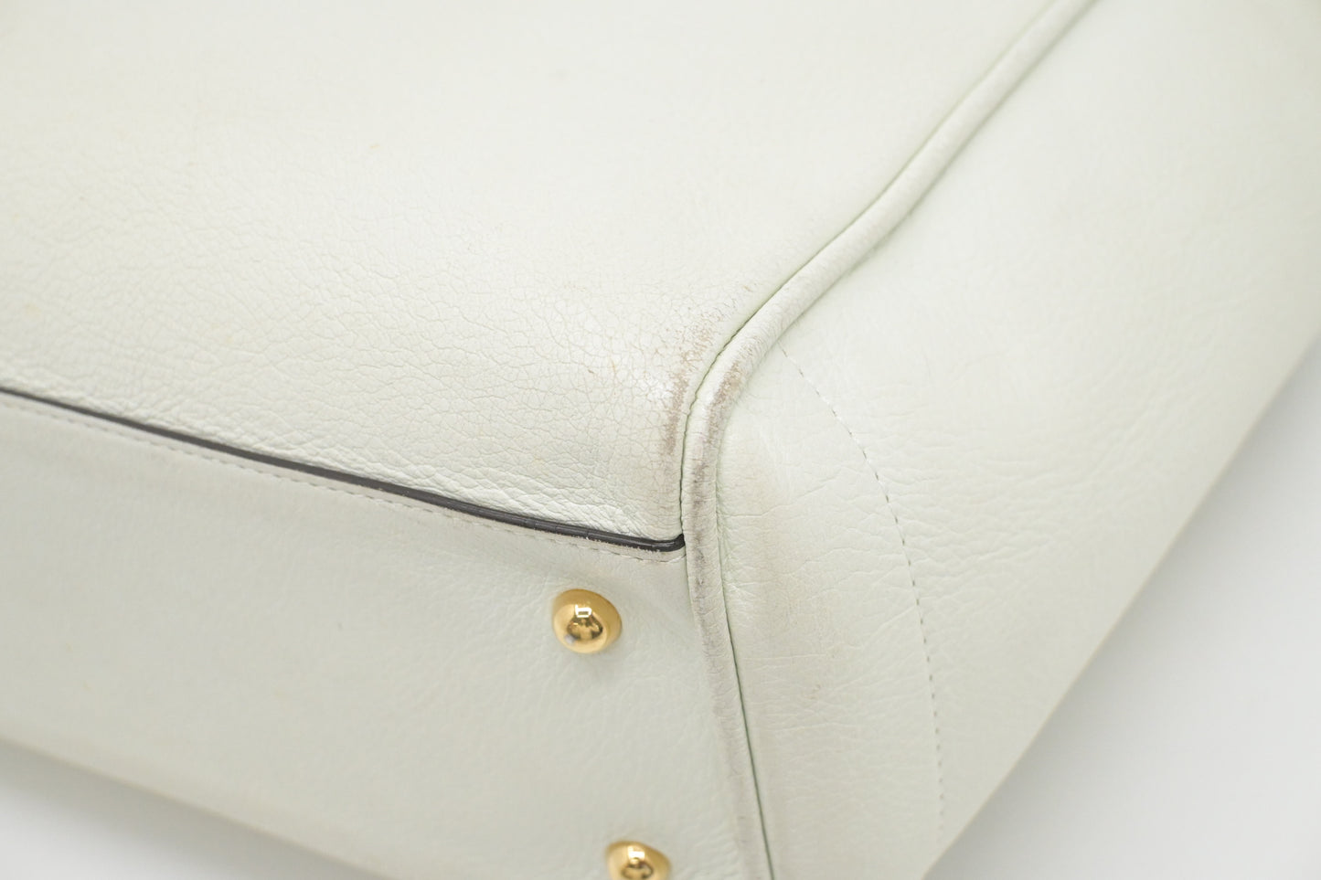 Loewe Shoulder Bag in White Leather