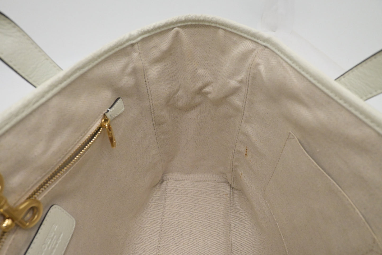 Loewe Shoulder Bag in White Leather