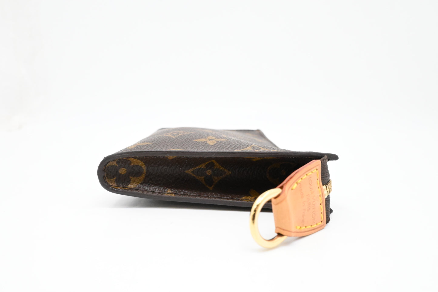 Louis Vuitton Bucket Pouch in Monogram Canvas