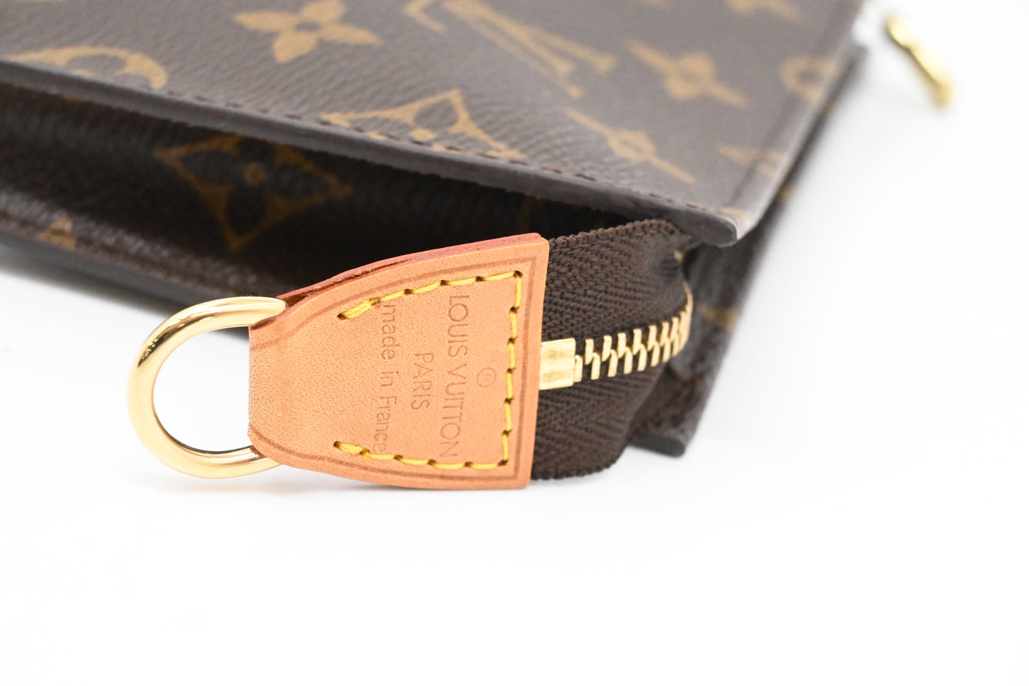 Louis Vuitton Bucket Pouch in Monogram Canvas