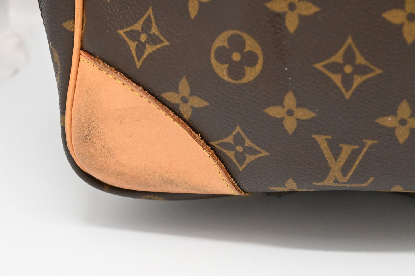 Louis Vuitton Sirius 70 in Monogram Canvas