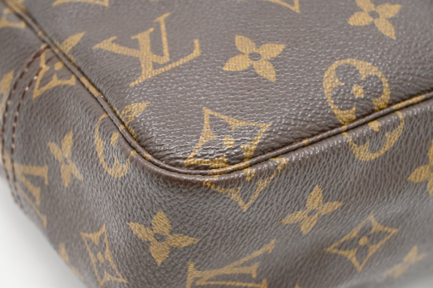 Louis Vuitton Trousse 28 in Monogram Canvas