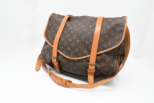 Louis Vuitton Saumur 43 in Monogram Canvas