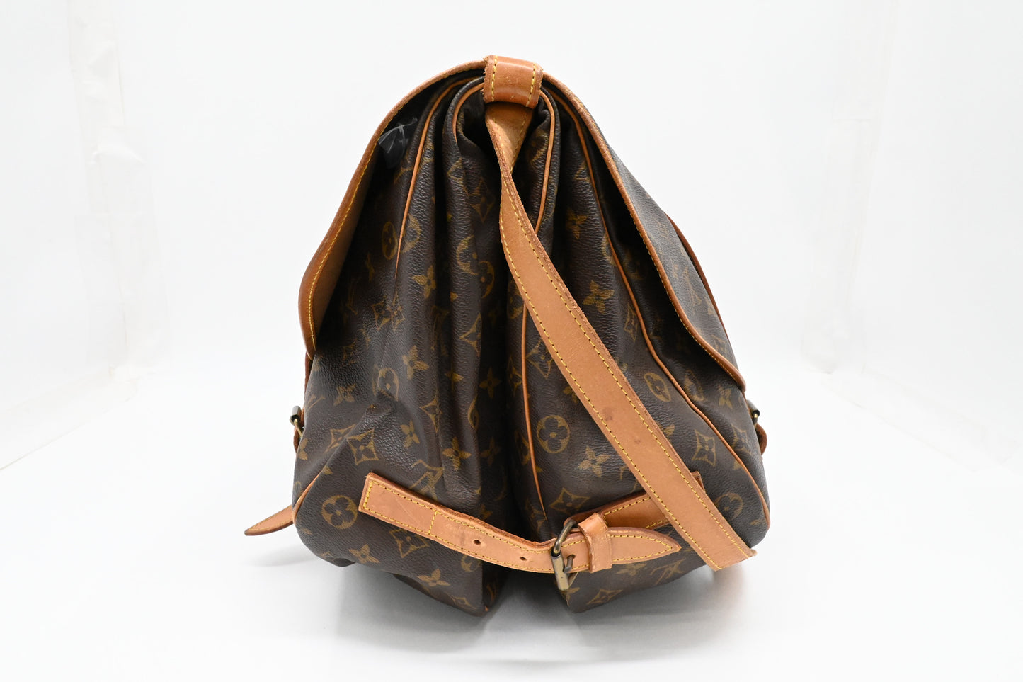 Louis Vuitton Saumur 43 in Monogram Canvas