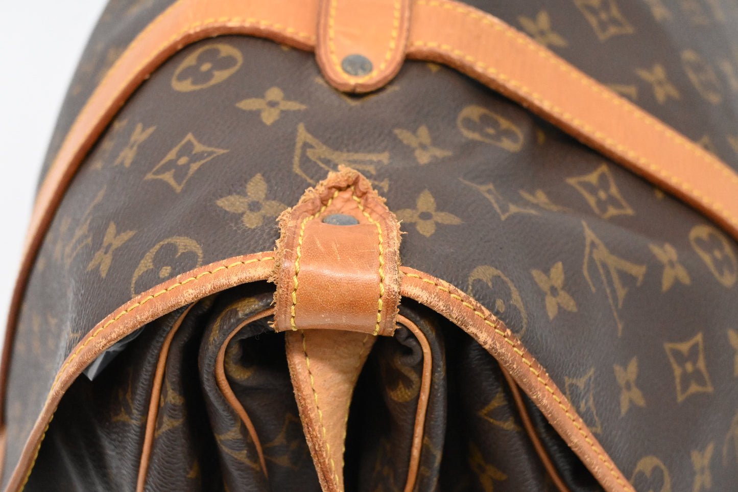 Louis Vuitton Saumur 43 in Monogram Canvas