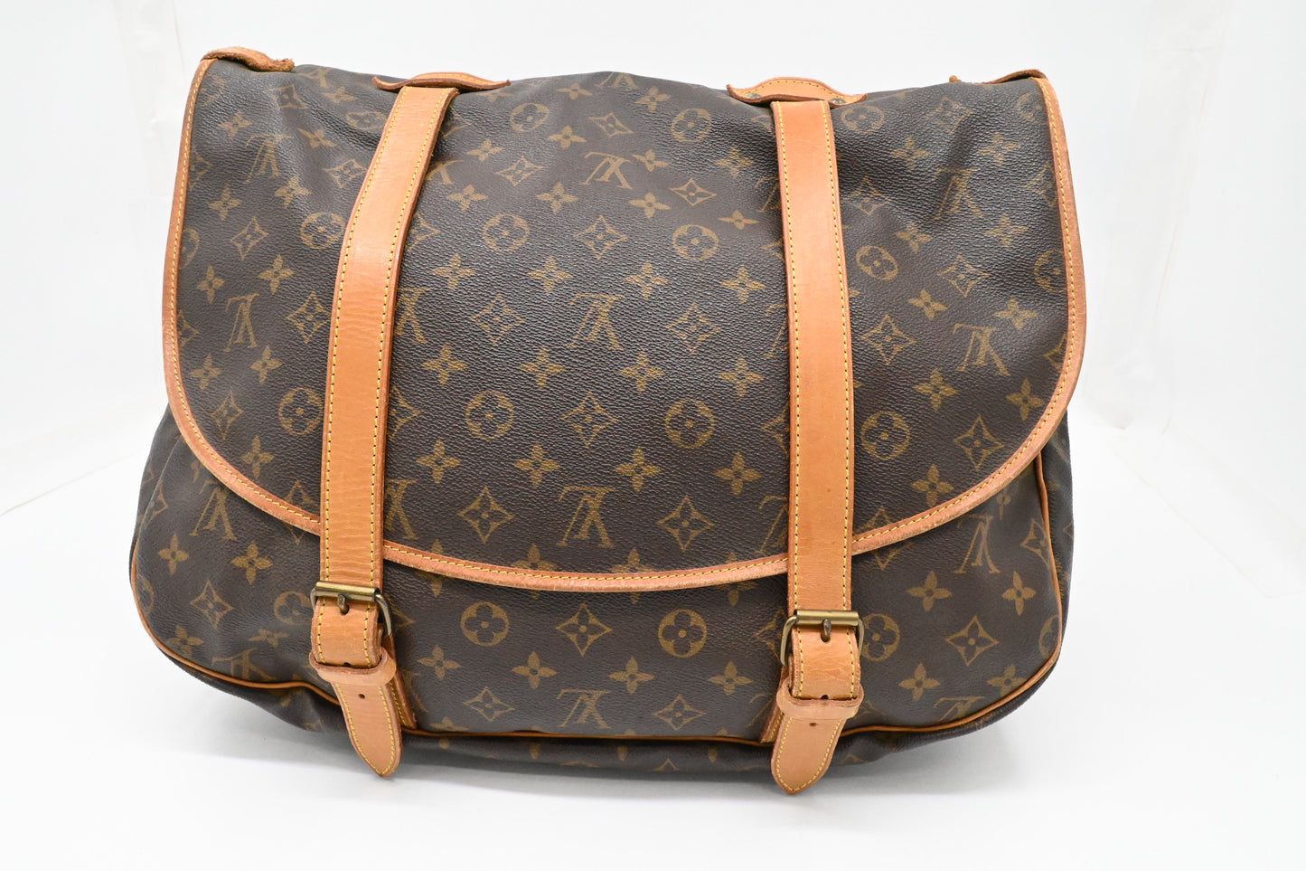 Louis Vuitton Saumur 43 in Monogram Canvas