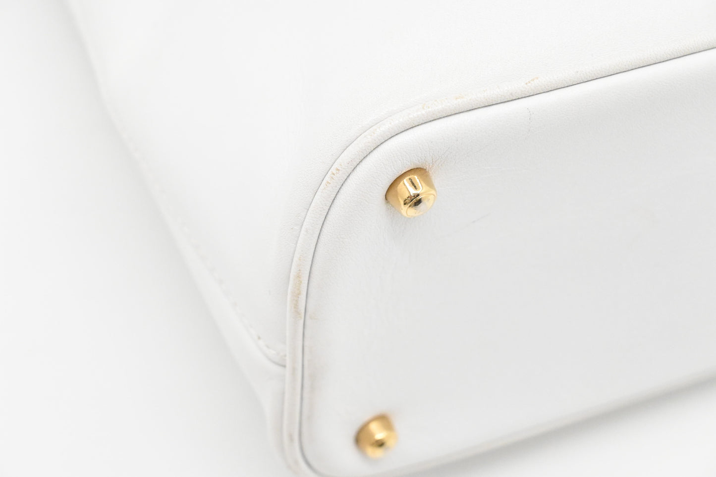 Gucci Bamboo Handbag in White Leather