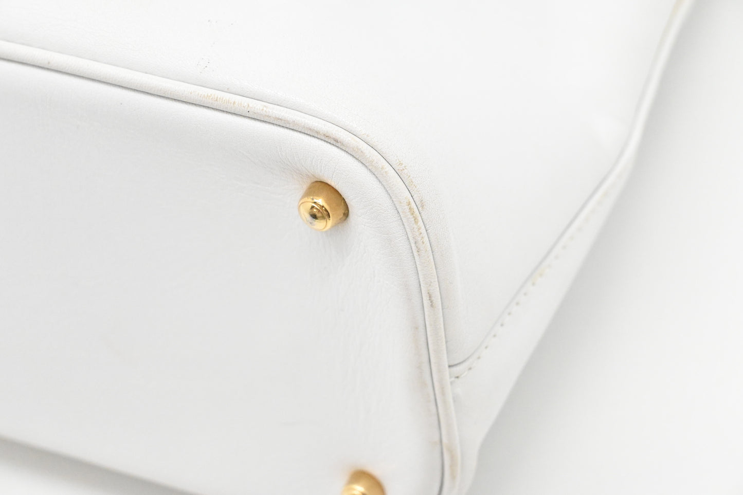 Gucci Bamboo Handbag in White Leather
