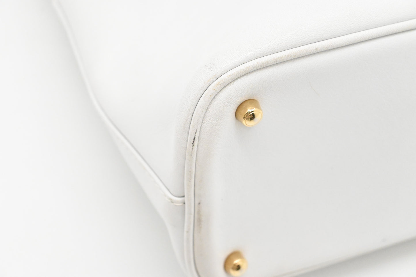 Gucci Bamboo Handbag in White Leather