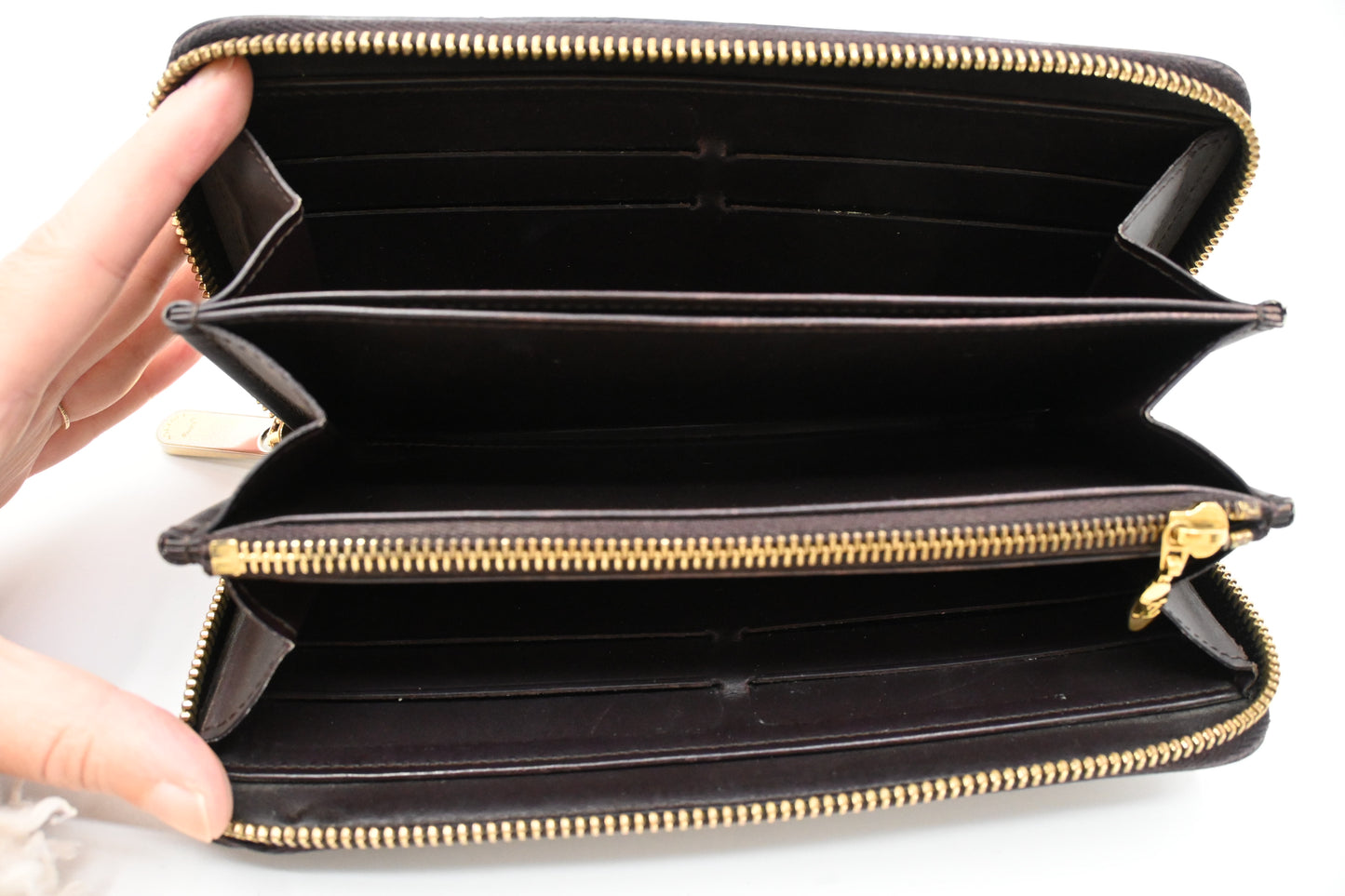 Louis Vuitton Long Zippy Wallet in Amarante Vernis Leather