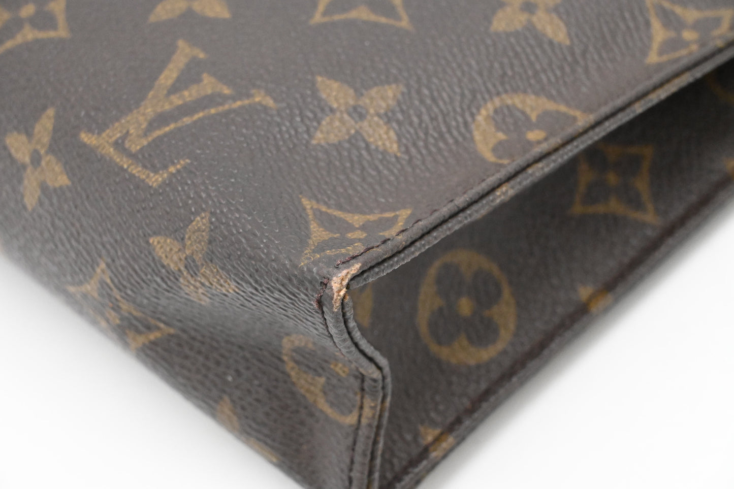Louis Vuitton Toiletry 26 in Monogram Canvas