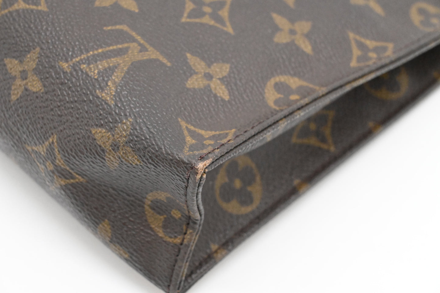 Louis Vuitton Toiletry 26 in Monogram Canvas