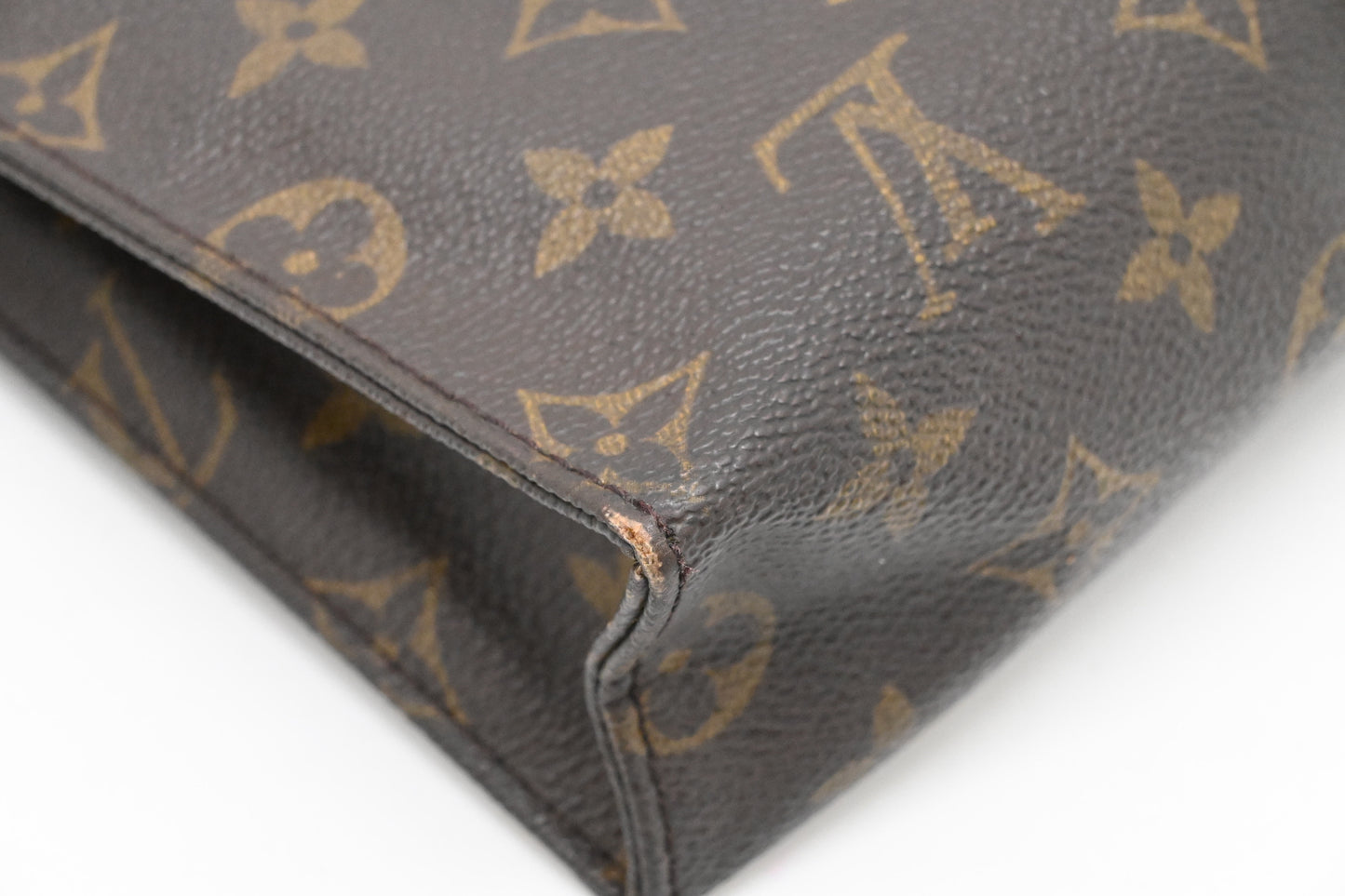 Louis Vuitton Toiletry 26 in Monogram Canvas