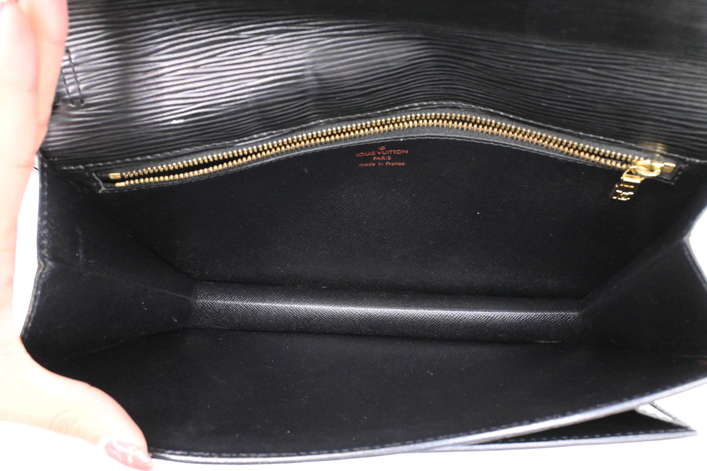 Louis Vuitton Sellier Dragonne in Black Epi Leather