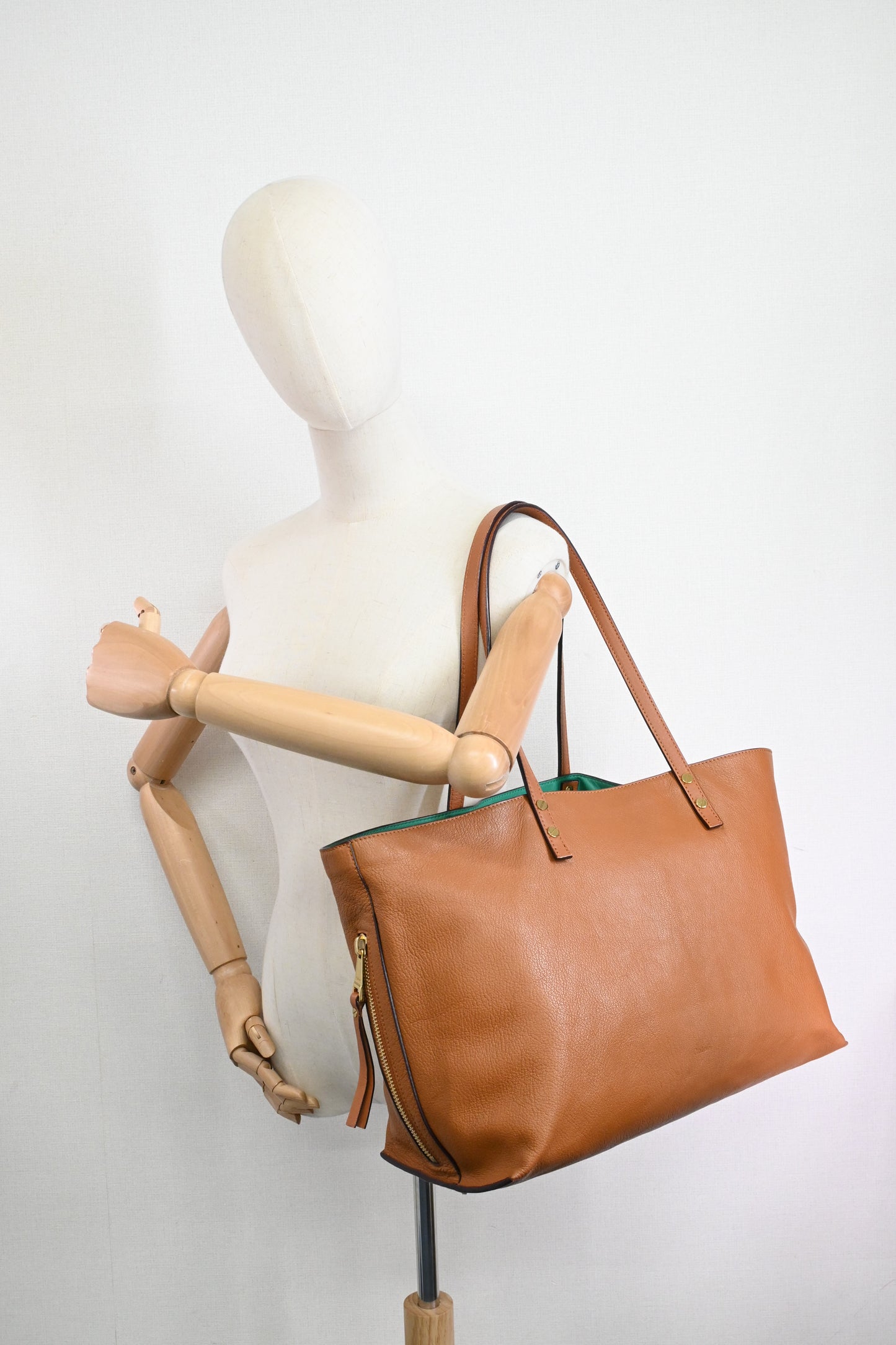 Chloe Dylan Tote in Tan Brown Leather