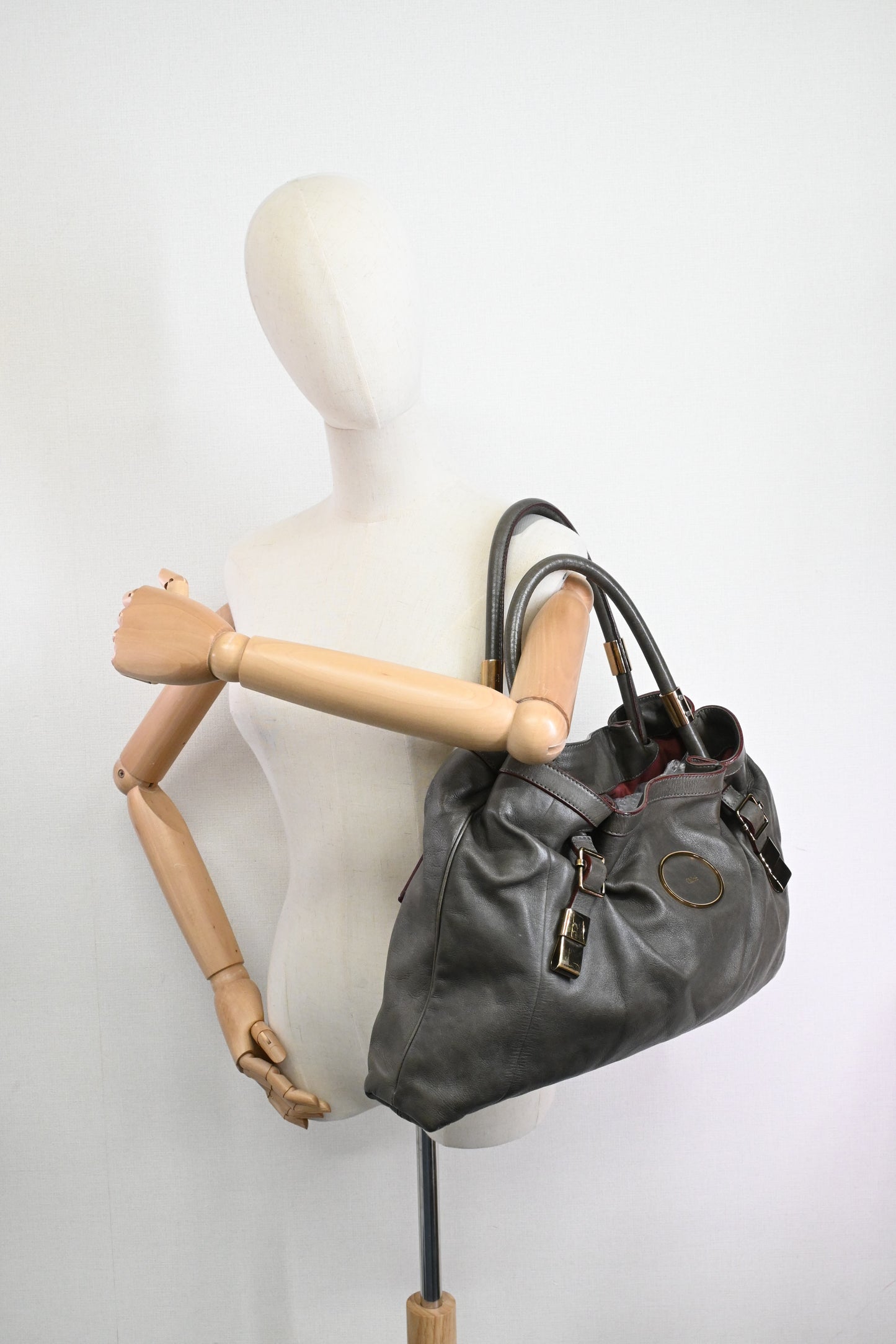 Chloe Victoria Tote Bag in Gray Leather