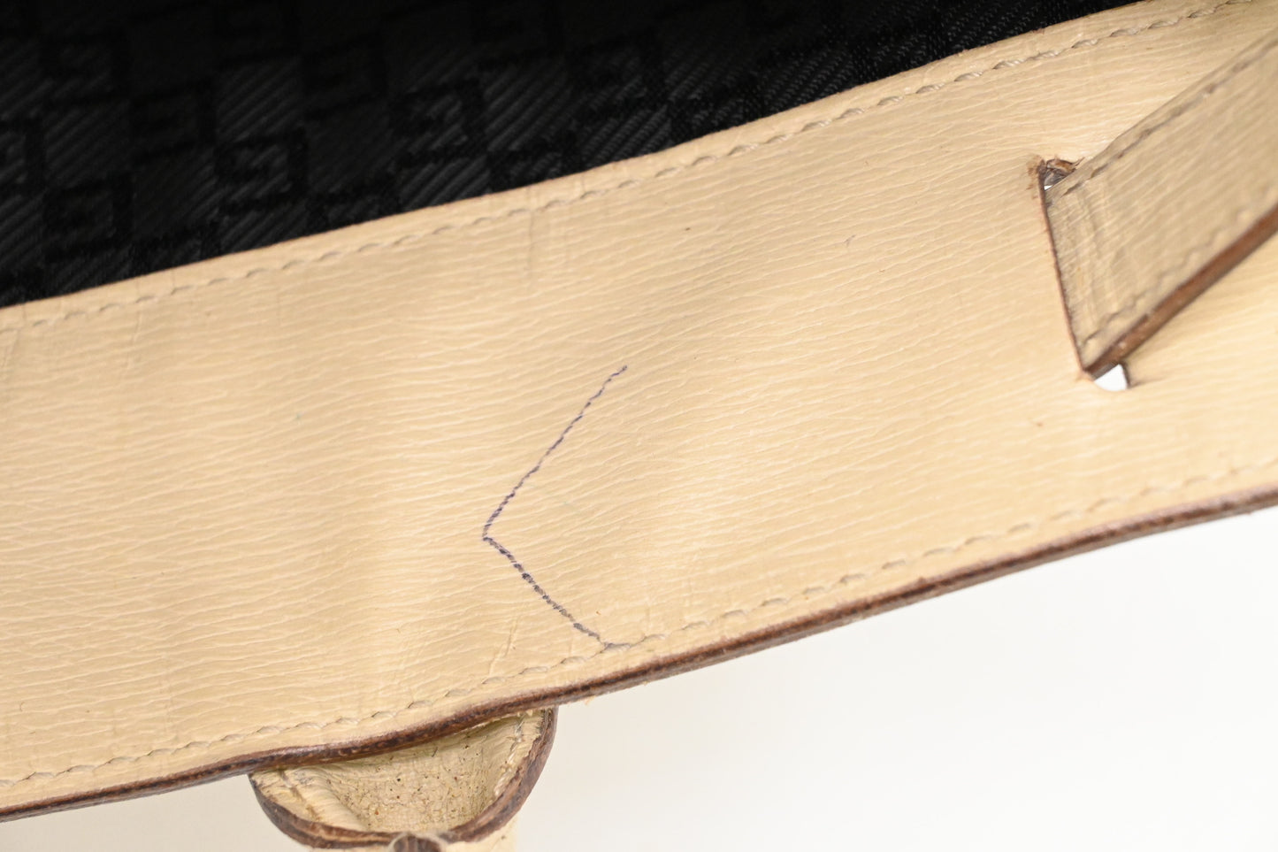 Gucci Tote Bag in Beige Leather