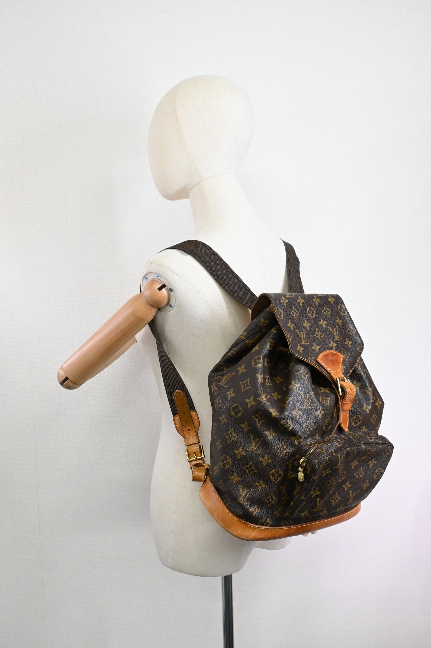 Louis Vuitton Montsouris GM in Monogram Canvas