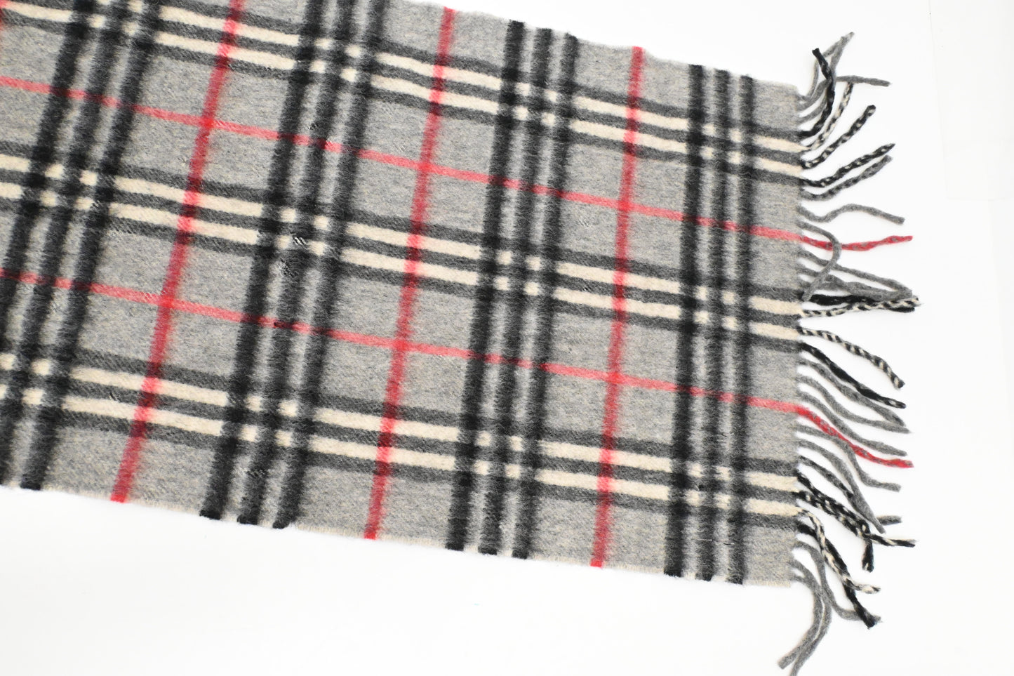 Burberry Scarf in Grey Cashmere