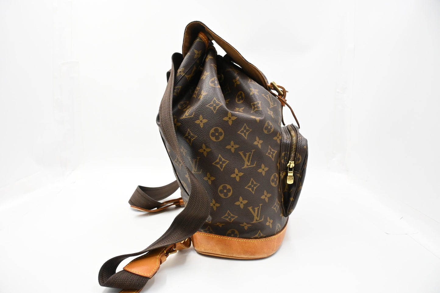 Louis Vuitton Montsouris GM in Monogram Canvas