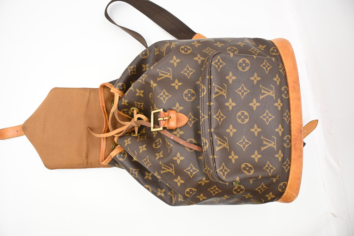 Louis Vuitton Montsouris GM in Monogram Canvas