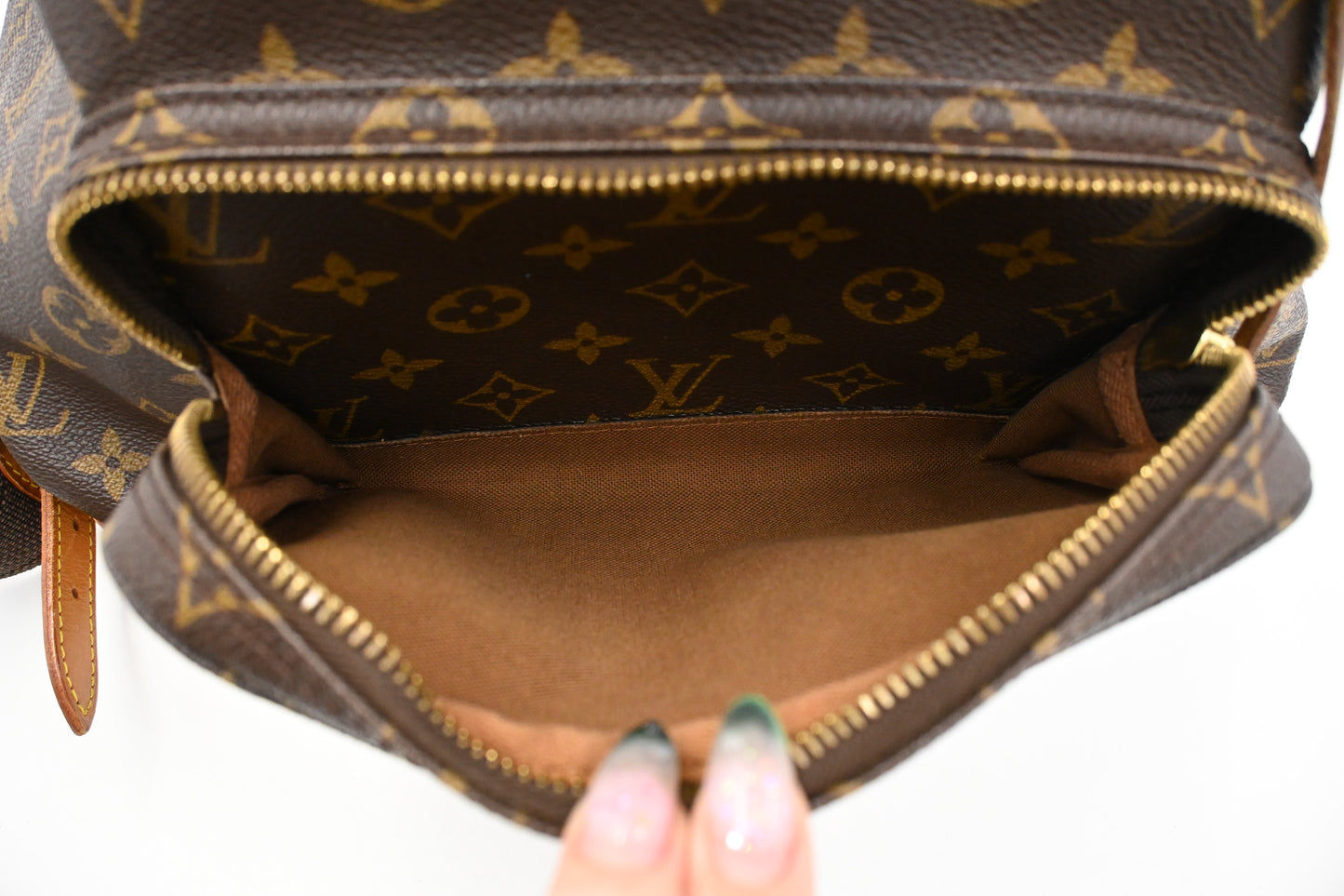 Louis Vuitton Montsouris GM in Monogram Canvas