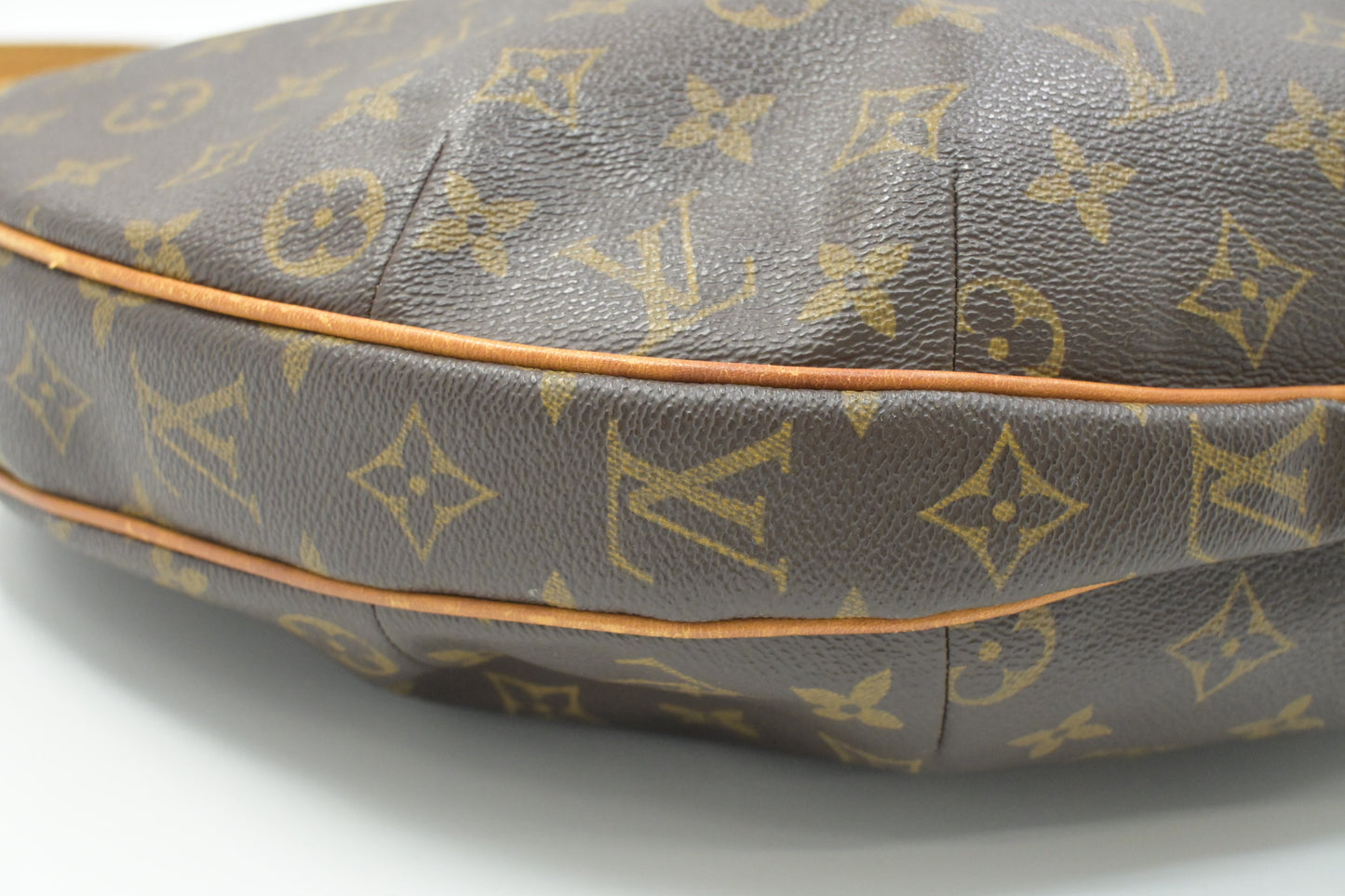 Louis Vuitton Croissant GM in Monogram Canvas