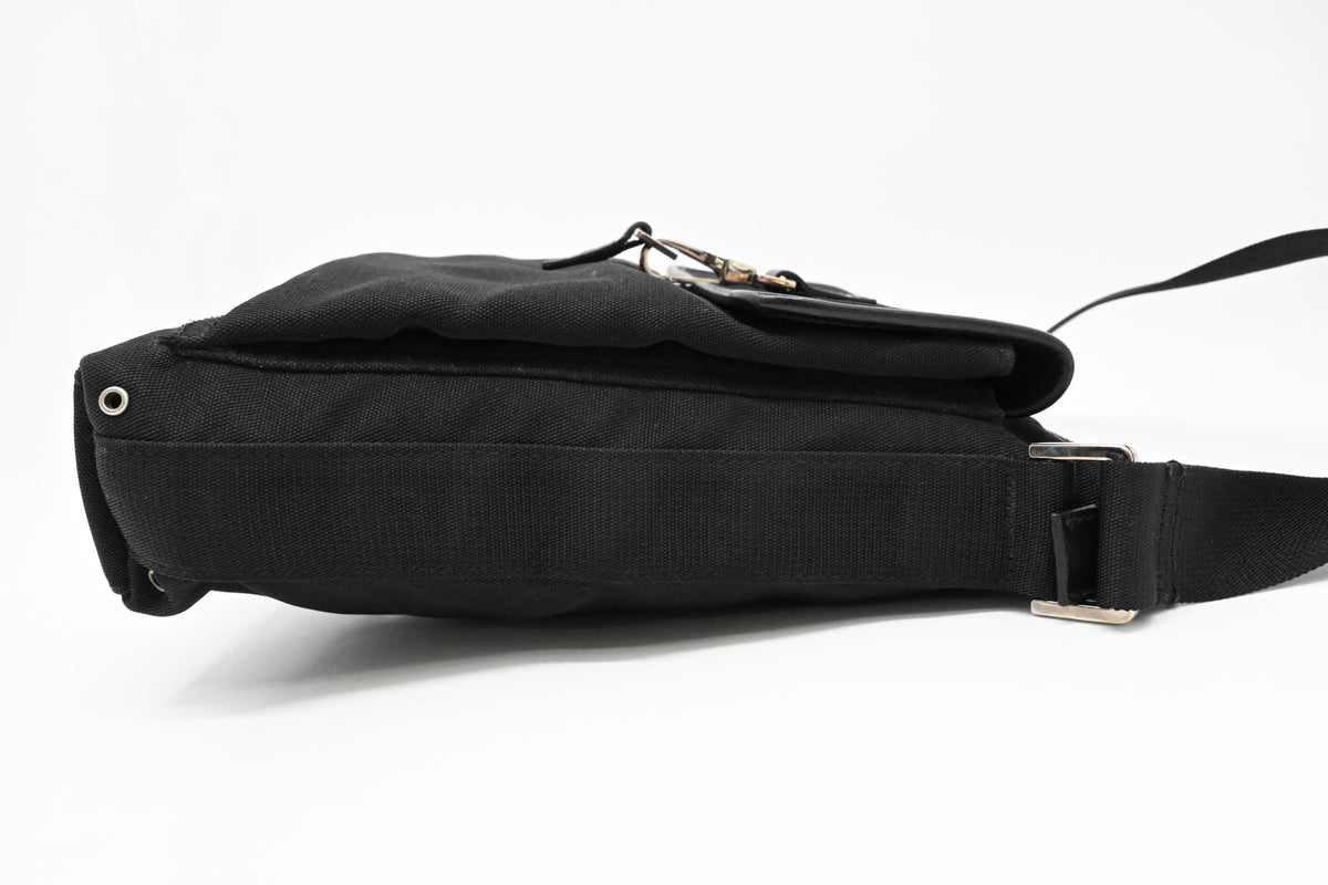 Gucci Crossbody Bag in Black Canvas