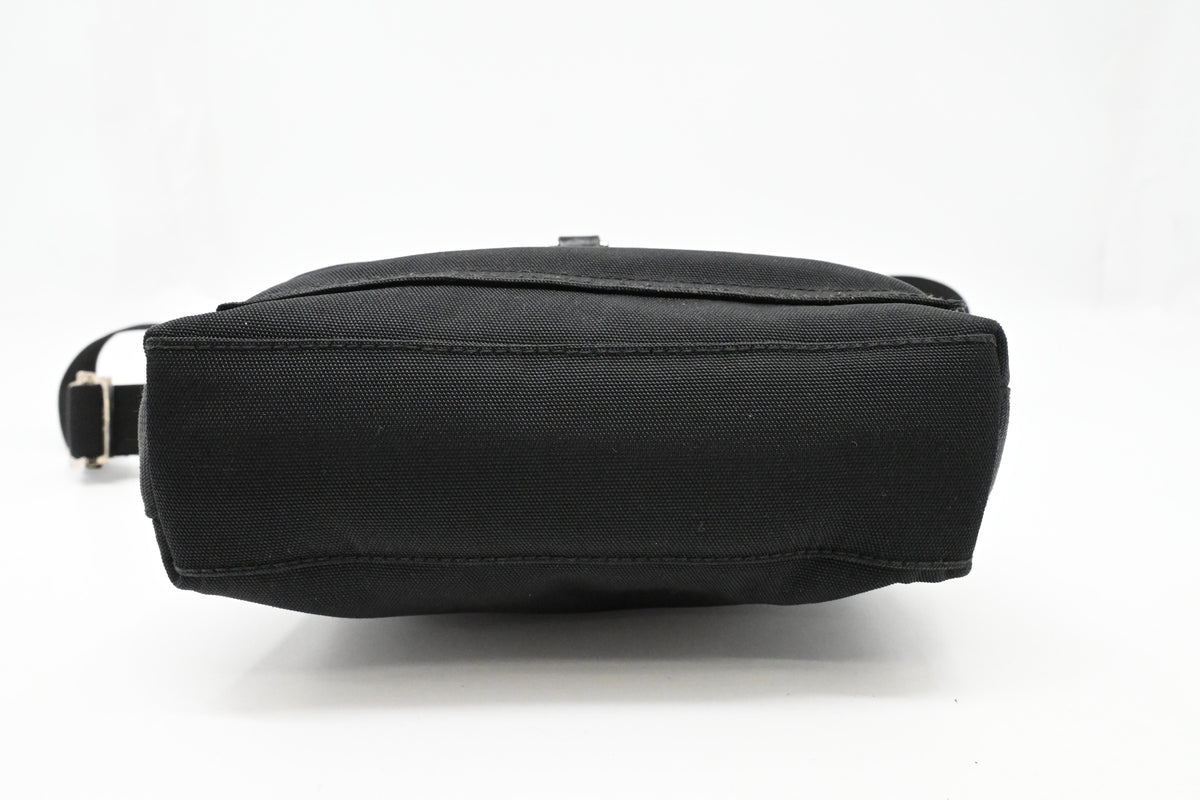 Gucci Crossbody Bag in Black Canvas