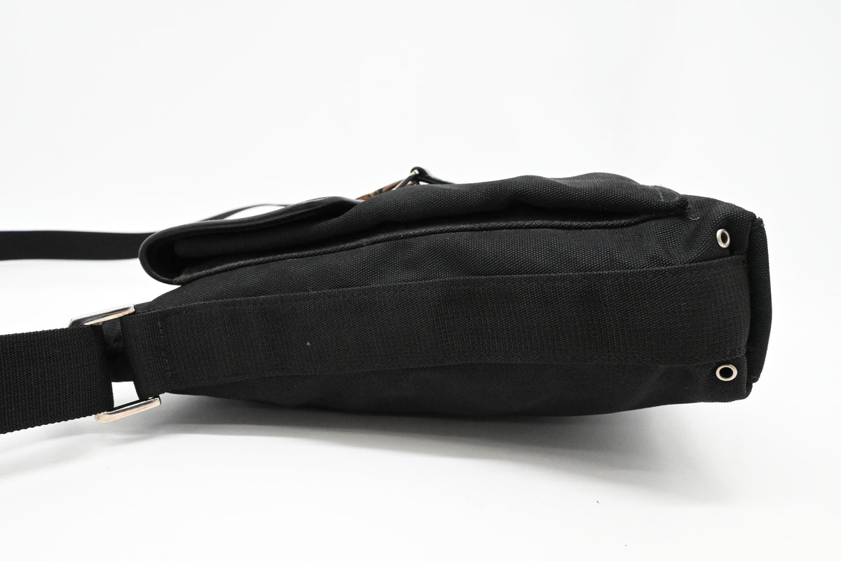 Gucci Crossbody Bag in Black Canvas