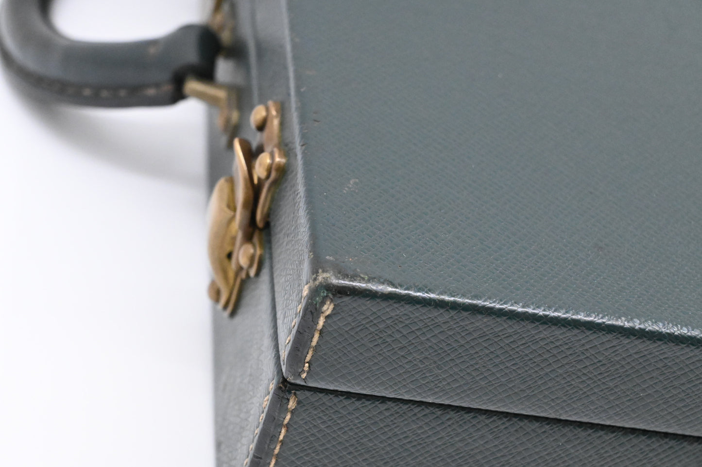 Louis Vuitton Briefcase in Green Taiga Leather