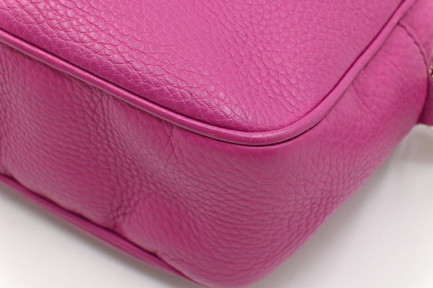 Gucci Soho Disco in Fuchsia Leather