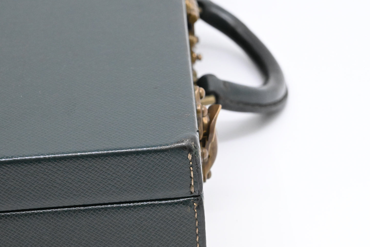 Louis Vuitton Briefcase in Green Taiga Leather