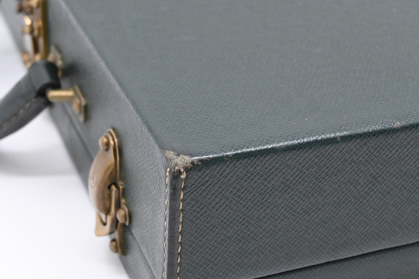Louis Vuitton Briefcase in Green Taiga Leather