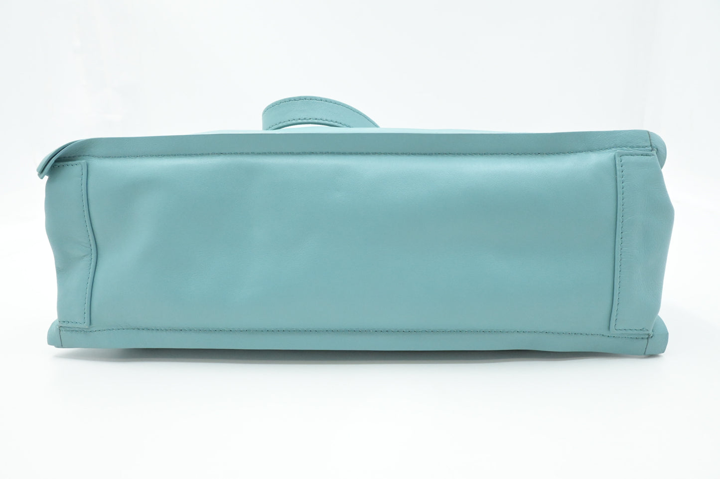 Ferragamo Vara Shoulder Bag in Teal Leather