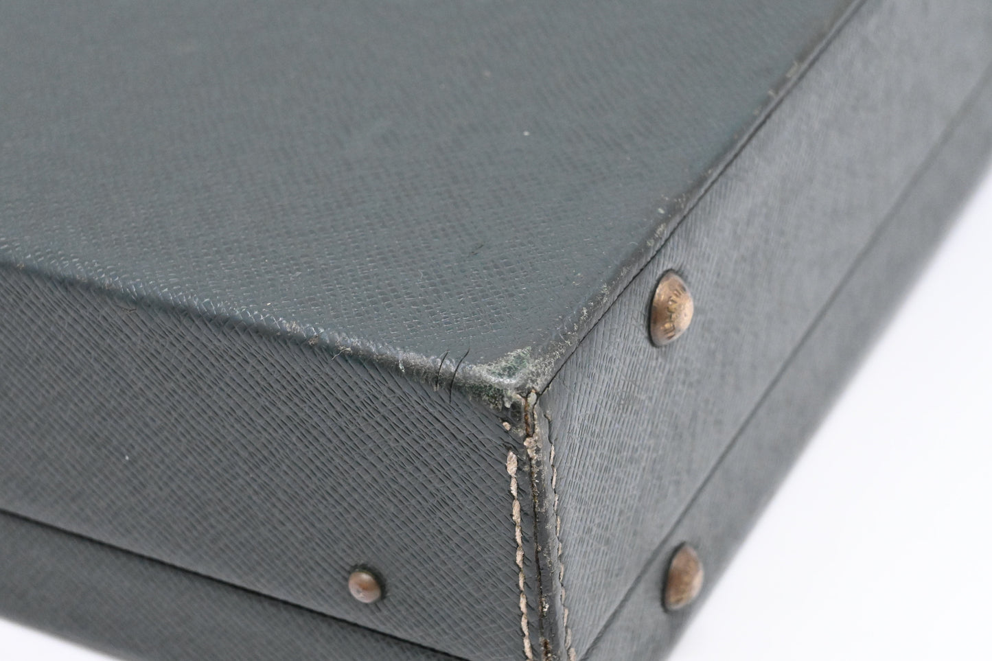 Louis Vuitton Briefcase in Green Taiga Leather