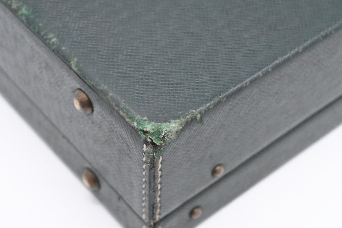 Louis Vuitton Briefcase in Green Taiga Leather