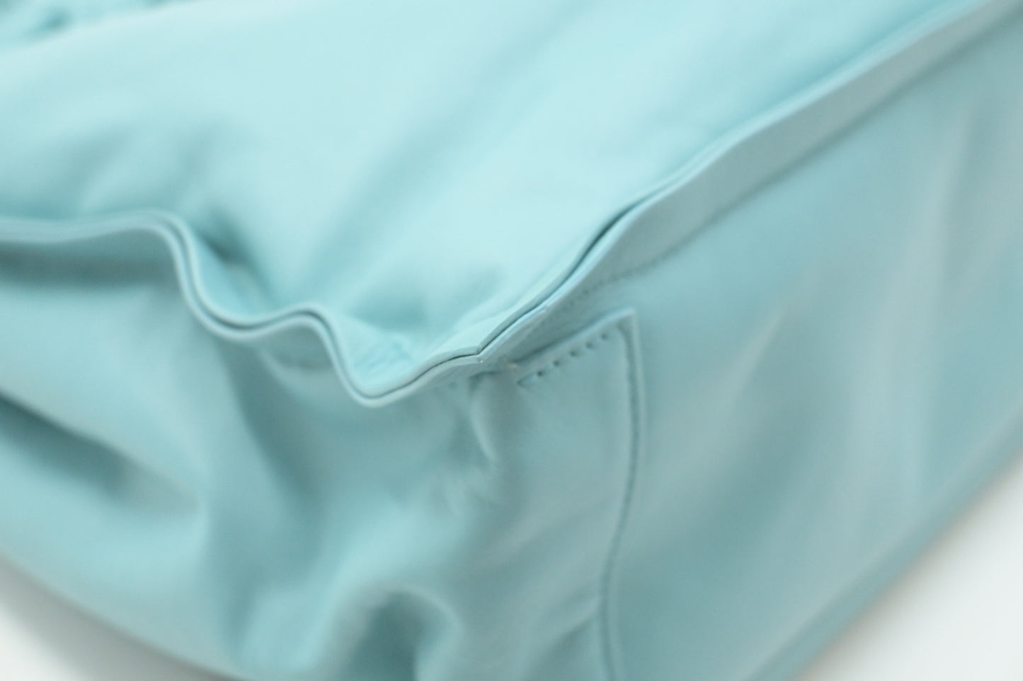 Ferragamo Vara Shoulder Bag in Teal Leather